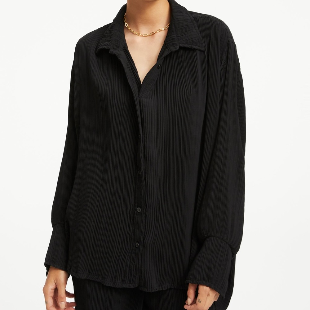GOOD AMERICAN ALWAYS FITS PLISSÉ SHIRT